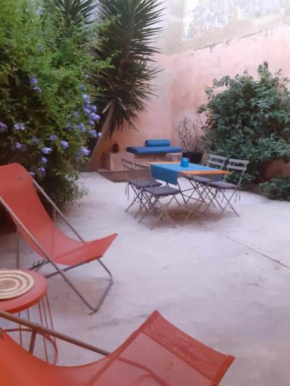 Arlette la petite maison Arlésienne